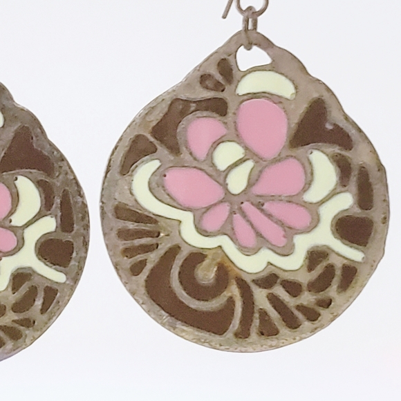 Metal Embossed Discs With Enamel Floral Inlay Dangly Earrings - Picture 3 of 5
